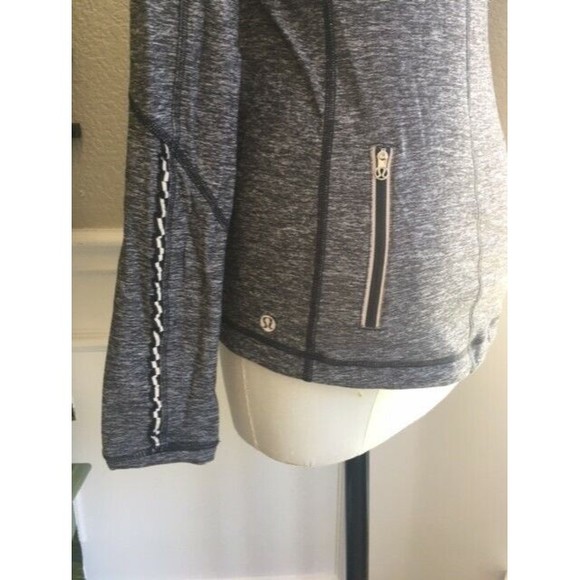 EUC LULULEMON Star Runner Rulu LS Top Size 6 Pleated Shoulder Black Heathered - Picture 6 of 6